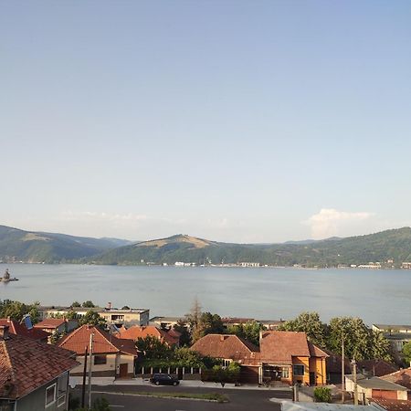 Casa Rebeca Hotel Orsova Bagian luar foto